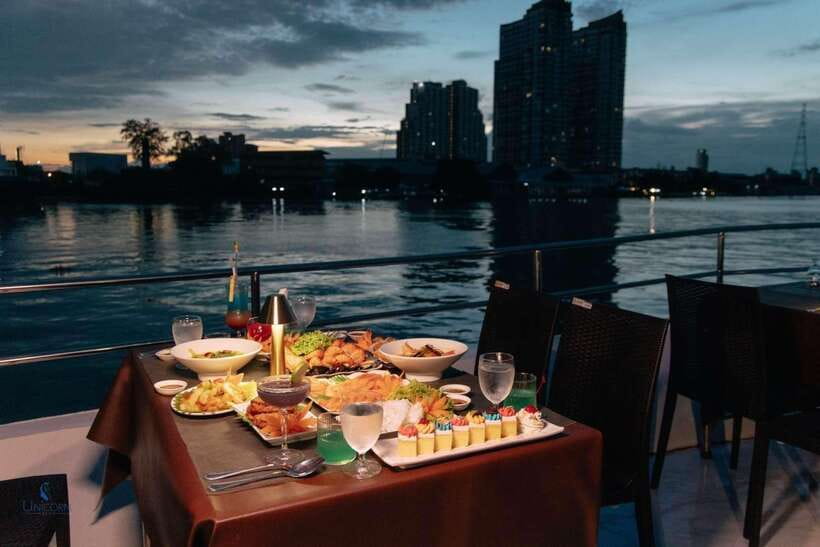 Bangkok: Unicorn Chao Phraya River Dinner Cruise - Starting the evening at ICONSIAM Pier 4