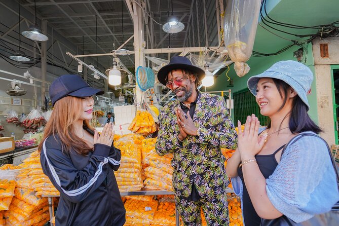Bangkok Wat Pho and Flower Market Historical Walking Tour - Breakfast with Hainanese chicken rice or Thai noodles
