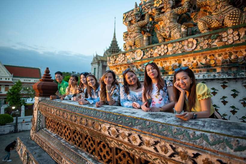 Bangkok: Wat Pho and Wat Arun Guided Walking Tour - Why this temple pairing works so well