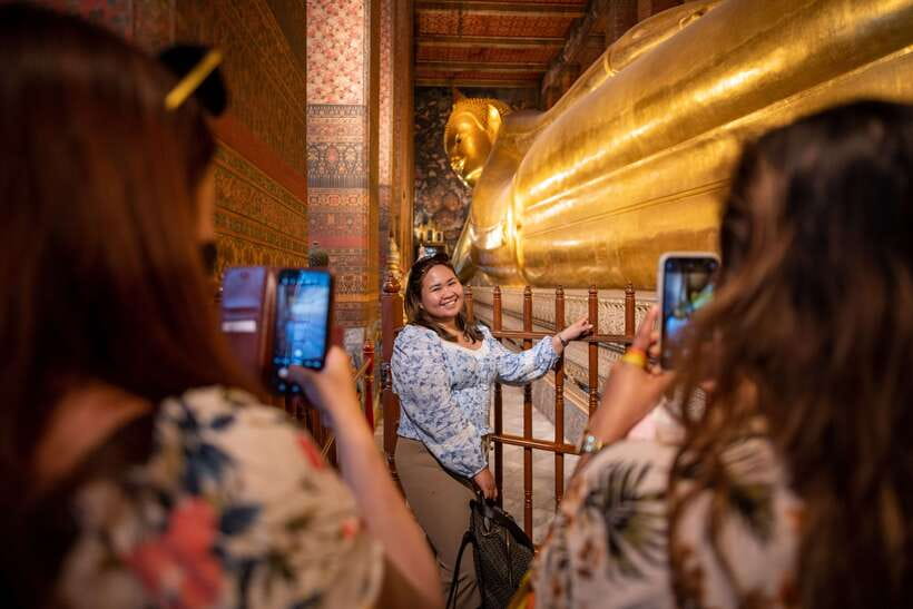 Bangkok: Wat Pho and Wat Arun Guided Walking Tour - Wat Arun beside the Chao Phraya River