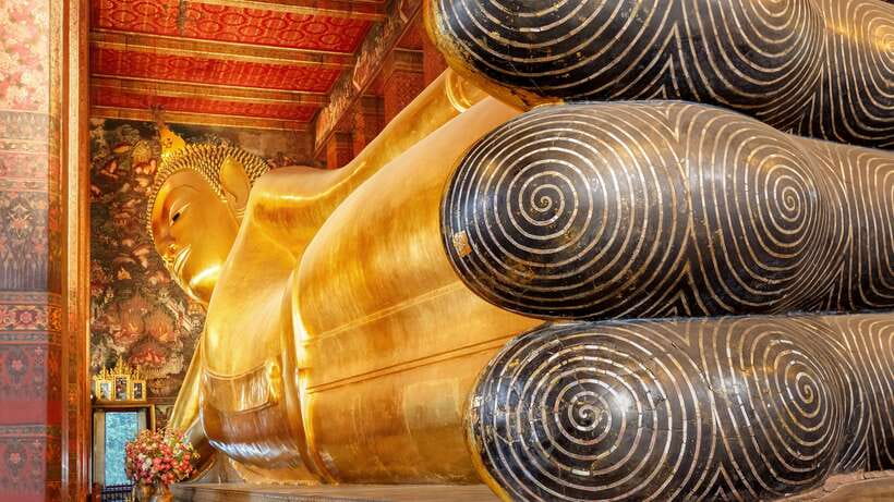 Bangkok: Wat Pho and Wat Arun Guided Walking Tour - Timing, heat, and the walking effort