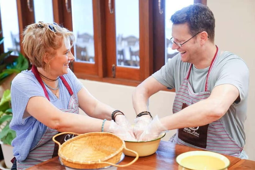 Bangkok: White Lotus Thai Cooking Class with Market Tour - Timing, comfort, and practical advice