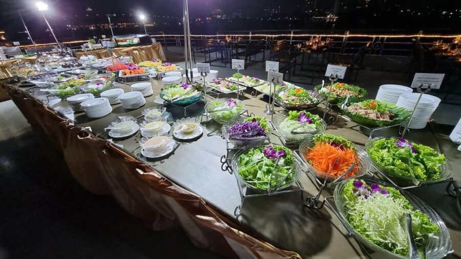 Bangkok: White Orchid Chao Phraya Dinner Cruise - Music, dance, and the upper-deck atmosphere