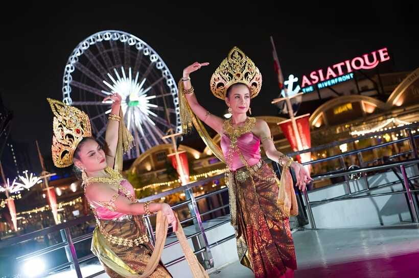 Bangkok: White Orchid Chao Phraya Dinner Cruise free Beer - Six landmarks, each with a different view