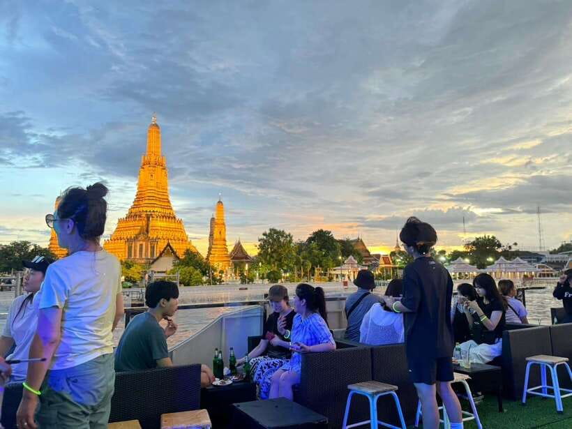 Bangkok: Yodsiam Sightseeing Cruise Snacks & Unlimited Beer - The best value at $25 per person