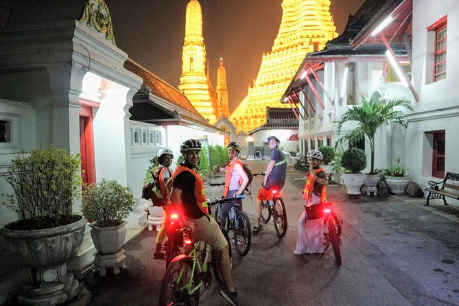 Bike Bangkok at Night with Thai Dinner - An hour of Thai food in a traditional wooden house