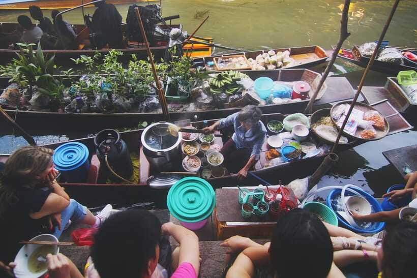 Boat Tour of Damnoen Saduak Floating Market - Ancient commerce, modern souvenir stops