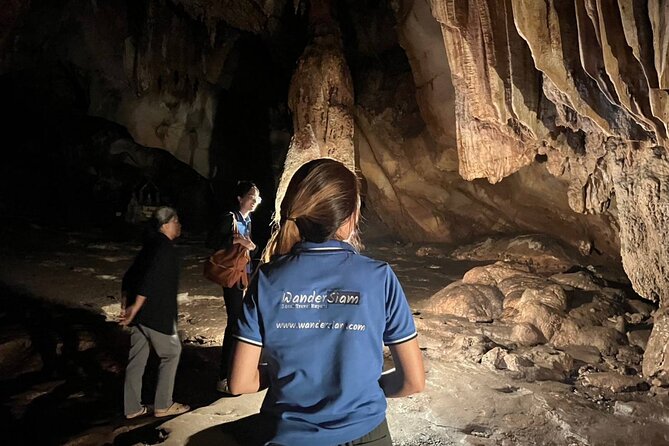 Chiang Dao Cave & 5 Hill Tribe villages - Bai Orchid and Butterfly Farm: a calm start or quick stop
