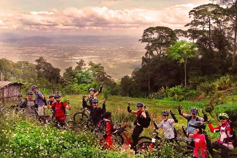 Chiang Mai: 20km Downhill Mountain Biking Challenge Suthep M - From Chiang Mai hotel to Doi Suthep’s high country
