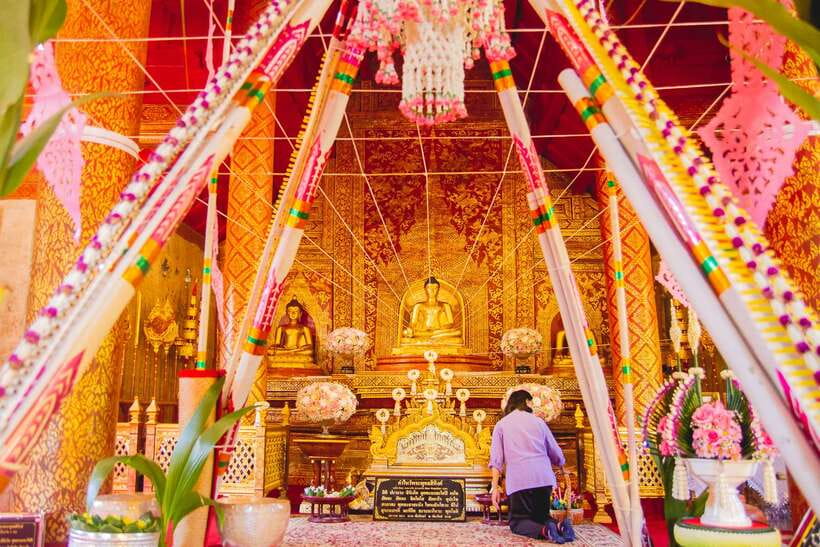 Chiang Mai: 3 Hour Old City and Temples Guided Walking Tour - A lower-impact way to see the Old City
