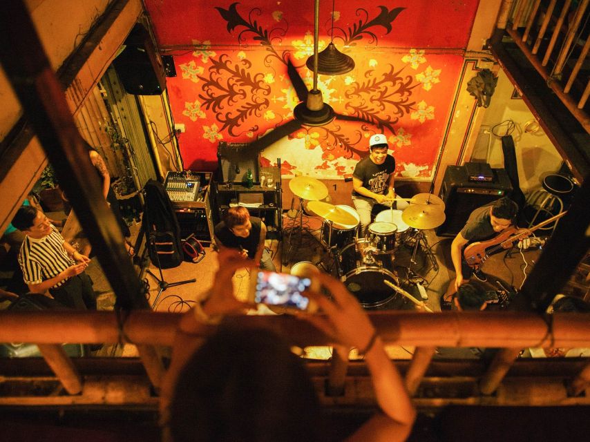 Chiang Mai: Chiang Mai Bar Hopping Guided Night Tour - Live jazz at The North Gate Jazz Co-Op