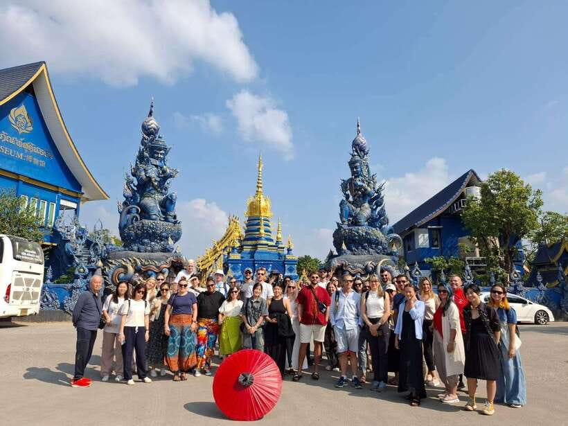 Chiang Mai: Chiang Rai Temples, Karen Tribe and Hot Springs - Guide quality and language support