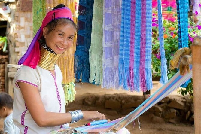 Chiang Mai - Chiang Rai Temples, Long Neck Karen, Golden Triangle - The Long Neck Karen Village and the limits of the visit