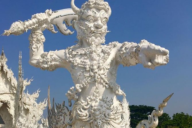 Chiang Mai-Chiang Rai:White+Black+Blue Temple+Golden Triangle+Boat Trip - The Mekong boat trip is brief but worthwhile