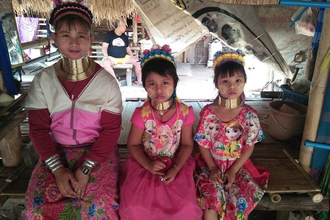 Chiang Mai-Chiang Rai:White-Black-Blue Temple-Golden Triangle-Keren-Boat Trip - What the $79.84 price really buys you
