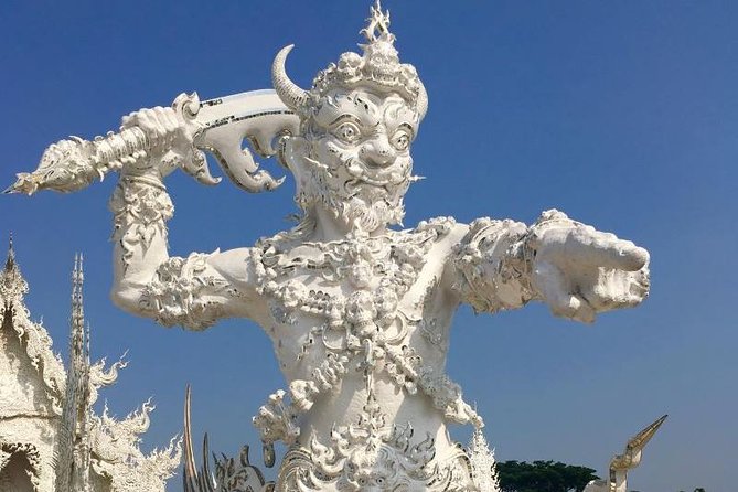 Chiang Mai-Chiang Rai:White-Black-Blue Temple-Golden Triangle-Keren-Boat Trip - Baan Dam and the Black House
