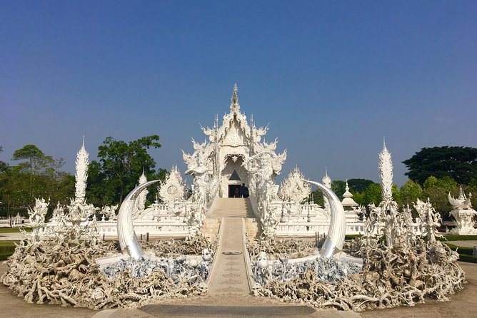 Chiang Mai-Chiang Rai: White Temple-Black Museum-Blue Temple - Why this Chiang Rai day trip is such a long haul
