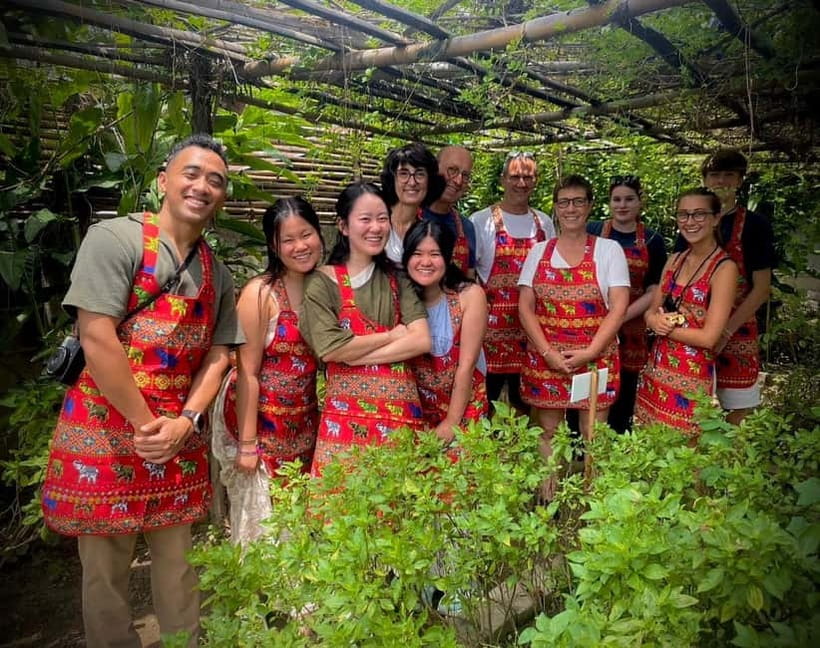 Chiang Mai: Cooking Class, Market & Thai Herbs Garden Tour - The market visit: a quick introduction to Thai ingredients