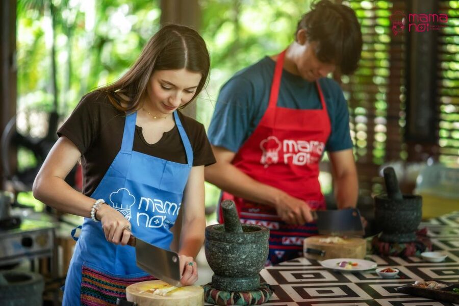 Chiang Mai: Cooking Class with Organic Farm at Mama Noi - Cooking at your own station