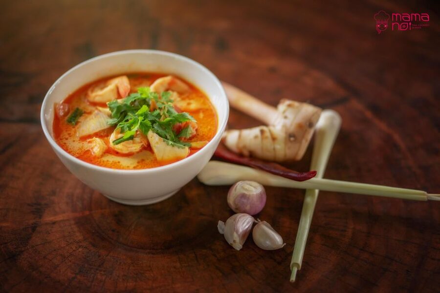 Chiang Mai: Cooking Class with Organic Farm at Mama Noi - Starting at a local market