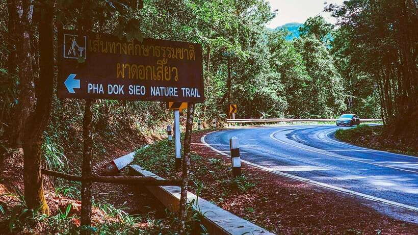 Chiang Mai: Doi Inthanon National Park and Pha Dok Siew Trek - Wachirathan Waterfall delivers the big finish