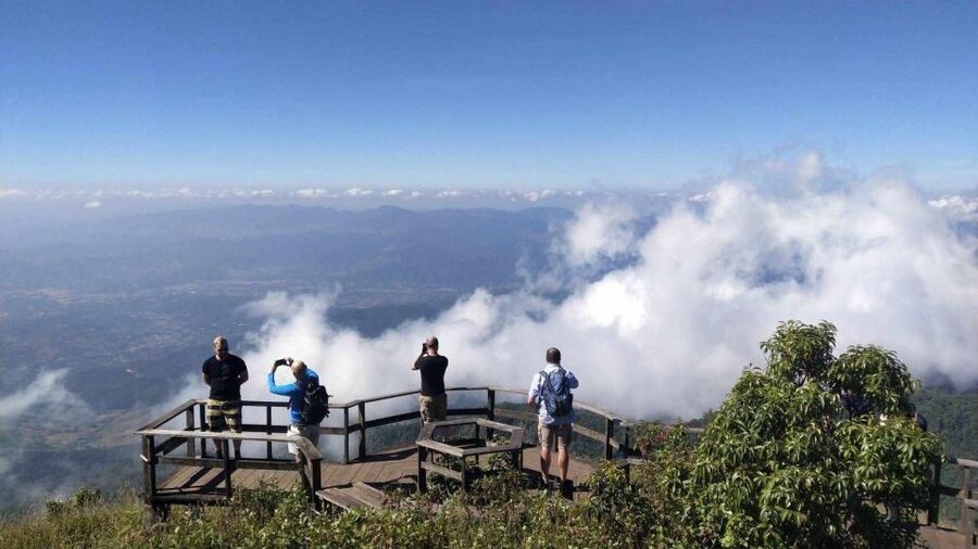 Chiang Mai: Doi Inthanon Park Day Trip with Kiw Mae Pan Hike - Royal Pagodas With Space to Look Around