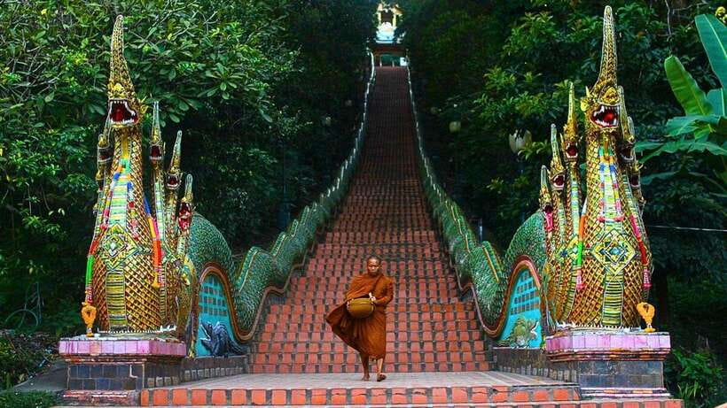Chiang Mai: Doi Suthep and Wat Pha Lat Temple Evening Tour - The 30-minute ride up Doi Suthep Mountain