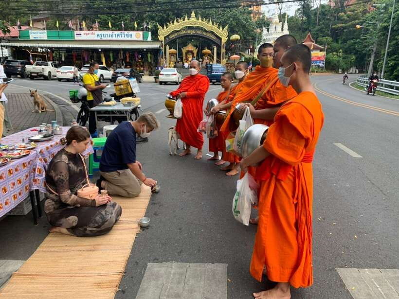 Chiang Mai: Doi Suthep, Wat Umong, and Pha Lat Sunrise Tour - Walking the jungle route to Wat Pha Lat