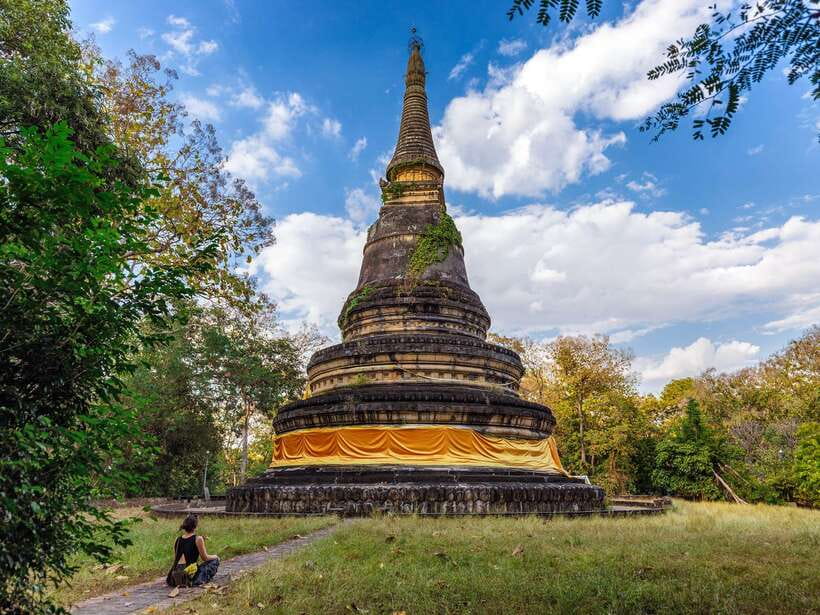 Chiang Mai: Doi Suthep, Wat Umong, and Pha Lat Sunrise Tour - Climbing the 309 steps at Doi Suthep