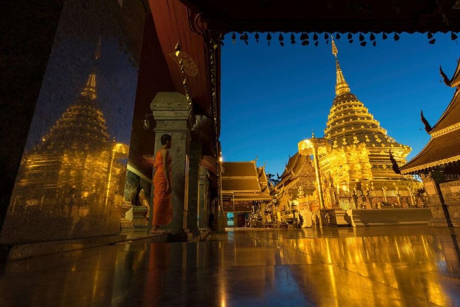 Chiang Mai: Doi Suthep & Wat Umong Twilight Tour with Pickup - Van pickup and the practical side of the evening