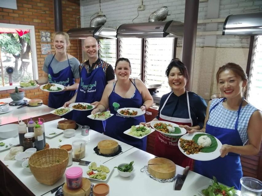 Chiang Mai: Evening Cooking Class and Local Market Visit - Key points at a glance