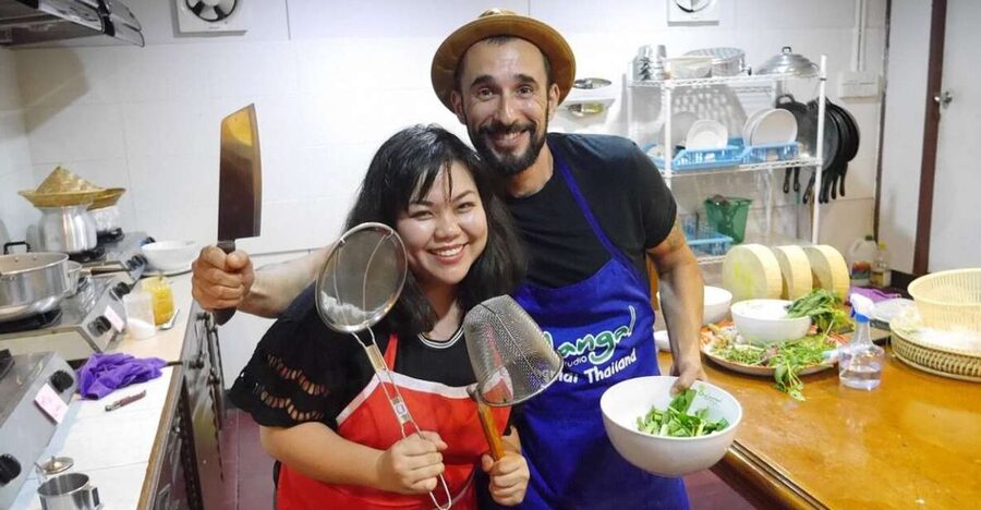 Chiang Mai: Evening Cooking Class and Local Market Visit - Hands-on instruction without a hard technical test