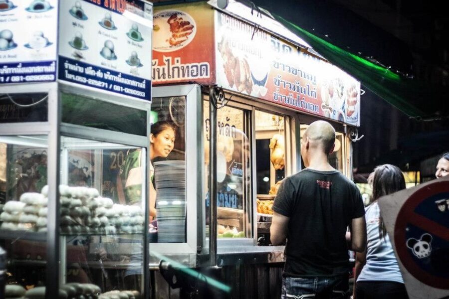 Chiang Mai: Evening Local Street Food Market Tour - Key points to know before booking