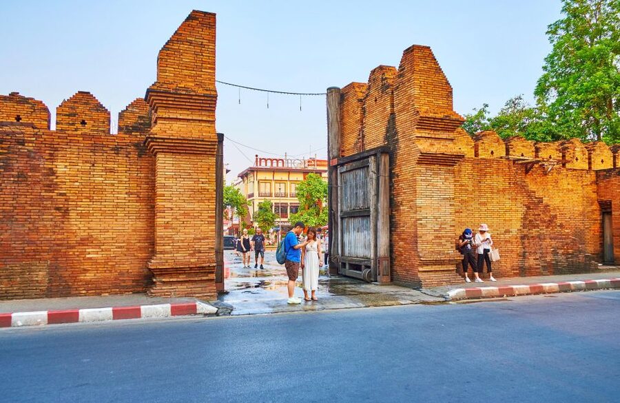Chiang Mai: Exploration of Old City by Private Tuk-Tuk - Mueang Mai Market and Warorot Market