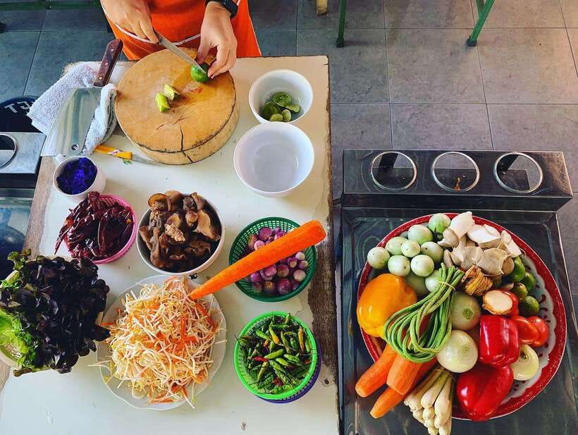 Chiang Mai: Half Day Cooking Class at Organic Farm - Eating in the garden is part of the reward