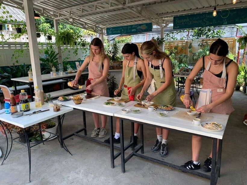 Chiang Mai: Half Day Cooking Class at Organic Farm - Start at the market, where the ingredients make sense