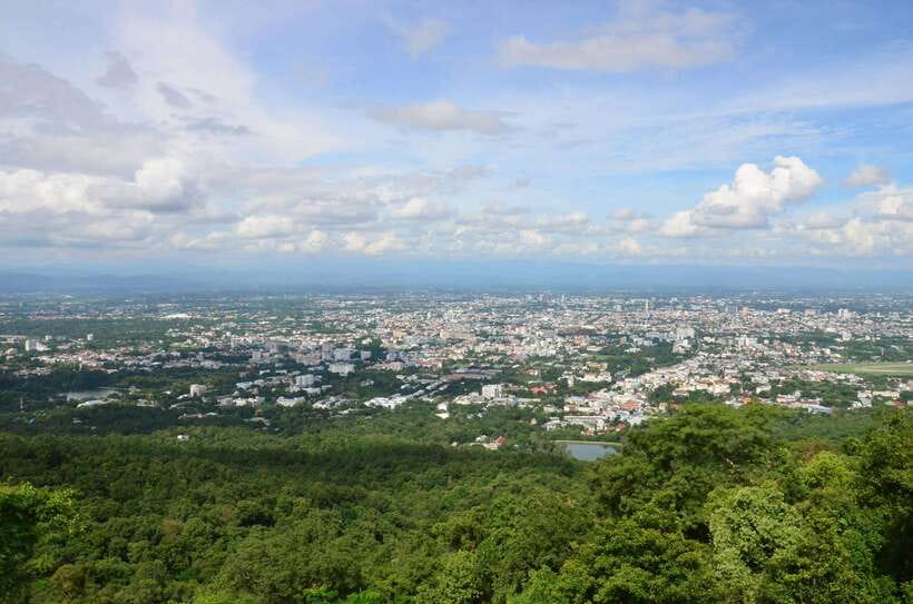 Chiang Mai: Hike on Monk’s Trail and Doi Suthep Private Tour - Starting in Chiang Mai and heading toward Doi Suthep