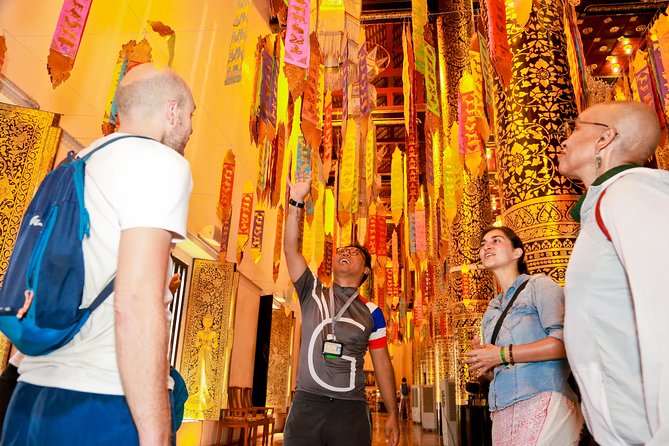 Chiang Mai: Historic Old City Bike Tour - Morning or Night - The market stop is where the tour feels most local