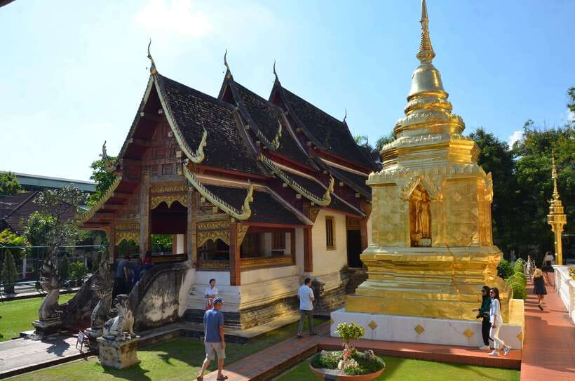 Chiang Mai: Historic Temples and City Guided Walking Tour - How much value do you get for $21?