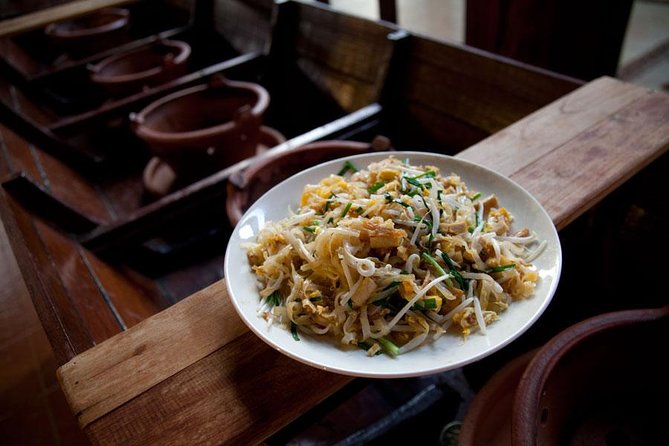 Chiang Mai Home Cooking Class with Garden Tour & Hotel Transfers - Private attention, dietary choices, and family suitability