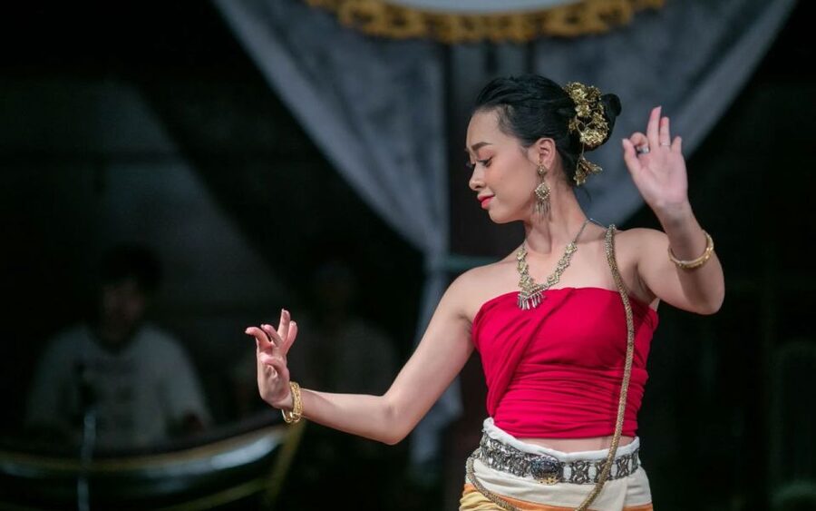 Chiang Mai: Khantoke Dinner with Traditional Performance - Drinks, dietary choices, and small practical details
