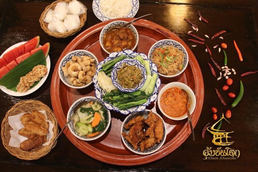 Chiang Mai: Khum Khantoke Northern Thai Cuisine and Show - Eating before the 7:15 p.m. performance