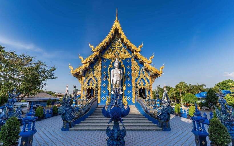 Chiang Mai: Lalita Cafe & White, Blue, Big Buddha Temples - The road north and Mae Khachan Hot Springs