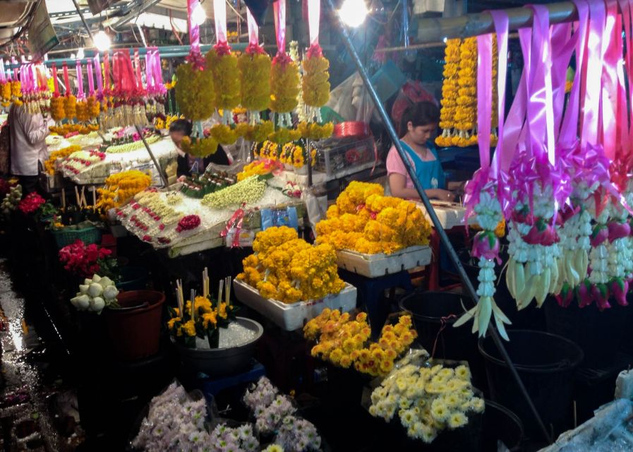 Chiang Mai: Local Food and Markets Guided Walking Tour - Timing, pace, and group comfort