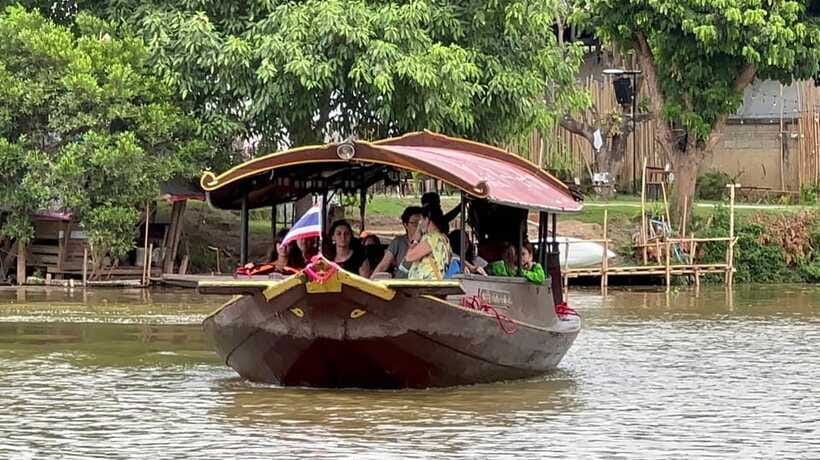 Chiang Mai: Mae Ping River Cruise & Optional Transfer - Herbal drinks and ice cream at the farm