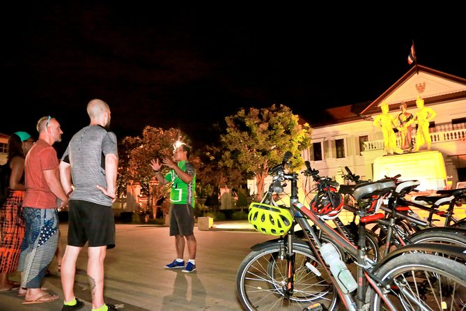 Chiang Mai Night Bike Tour - Wat Lok Molee after sunset