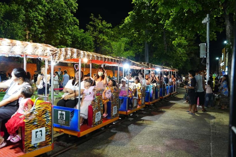Chiang Mai Night Safari Ticket & Tram Rides Optional Pickup - What I would do on the night