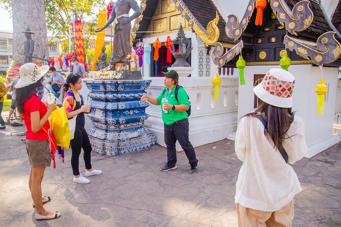 Chiang Mai Old City & Temples Guided Walking Tour - 3 Hrs - Wat Phan Tao and the beauty of teak wood