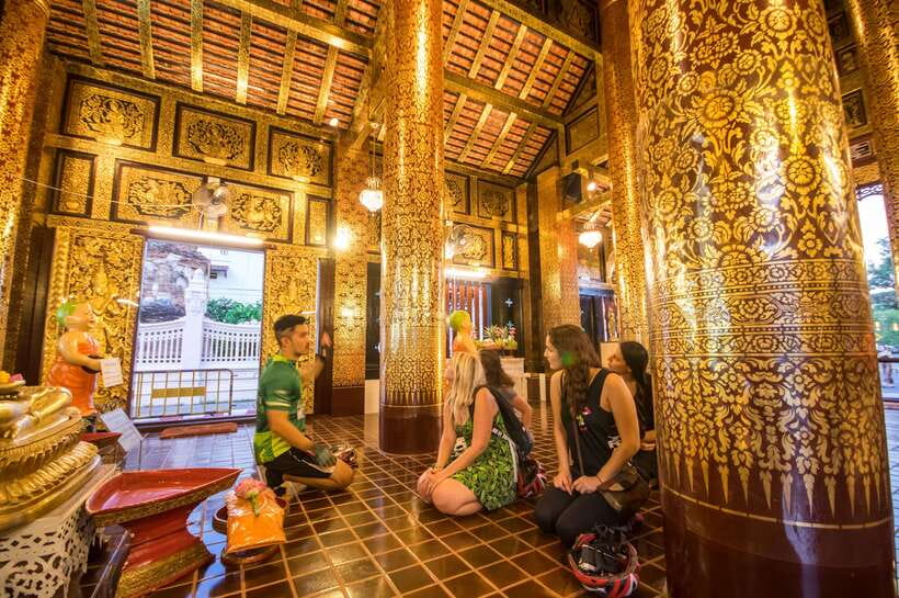 Chiang Mai: Private Historic Old City Bike Tour - Night - Tha Phae Gate and the first view of the Old City