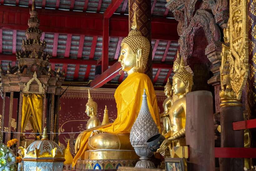 Chiang Mai: Private Historic Old City Bike Tour - Night - Moat roads, old walls, and quiet back lanes